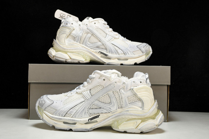 BLCG RUNNER SNEAKER