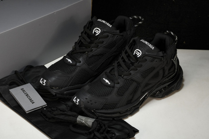 BLCG RUNNER SNEAKER