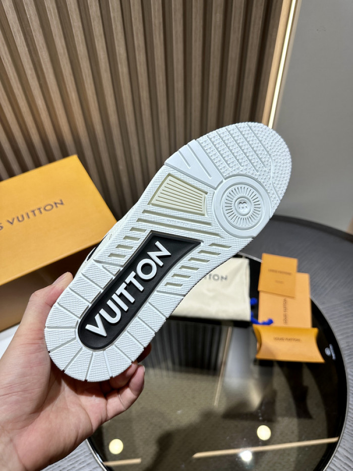LOU1VTON SNEAKER