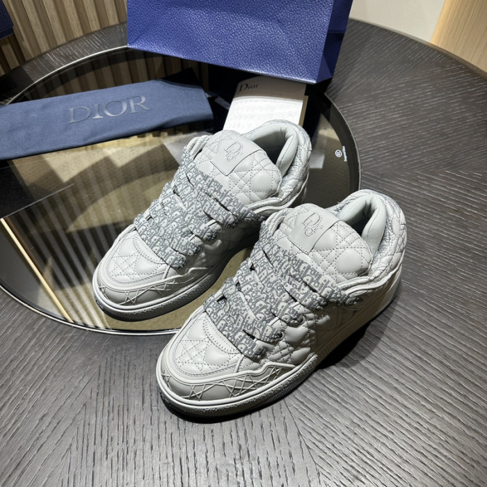D1OR B9s SNEAKER
