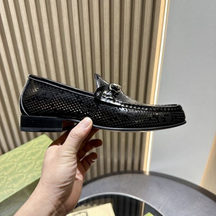 G*u*i loafer