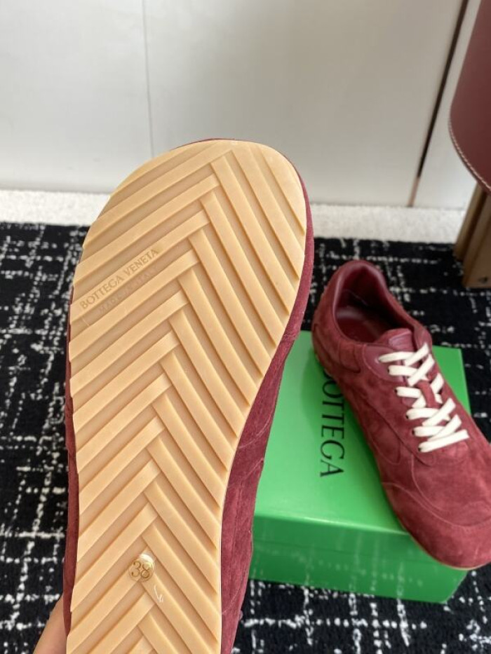 B0tte*a vene*ta orbit sneakers