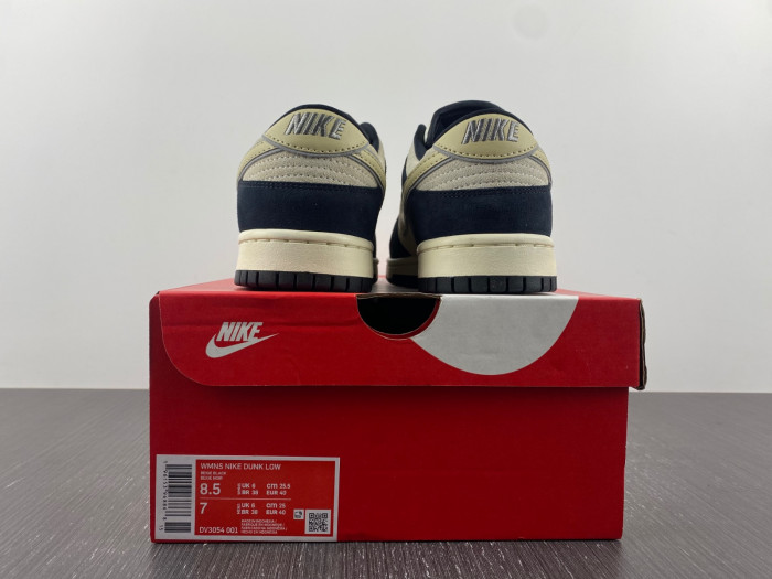 nike dunk low "black suede" dv3054-001