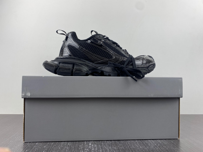 blc* 3xl sneaker