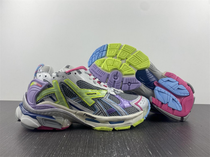 blcg runner sneaker