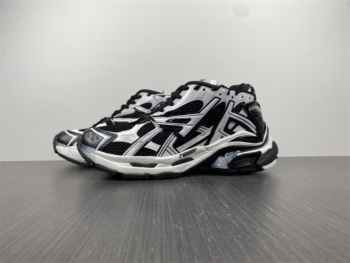 blcg runner sneaker