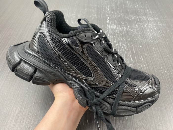 blc* 3xl sneaker