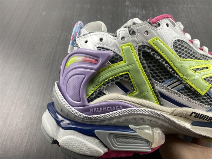 blcg runner sneaker