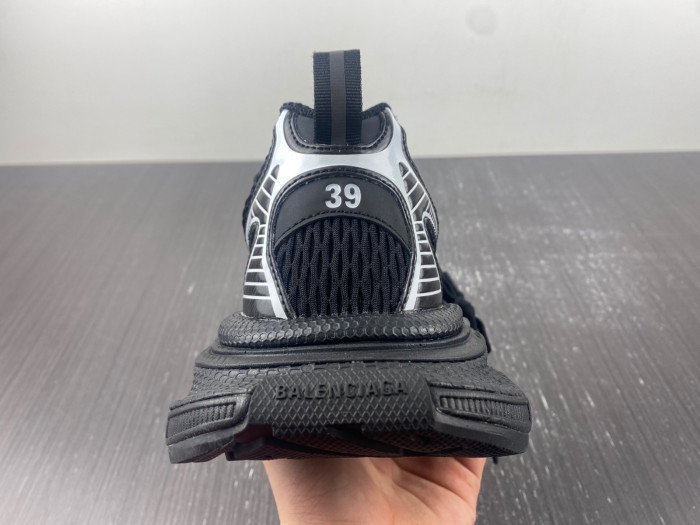 blc* 3xl sneaker