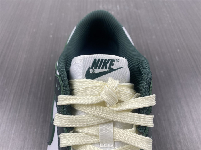 nike dunk low vintage green dq8580-100