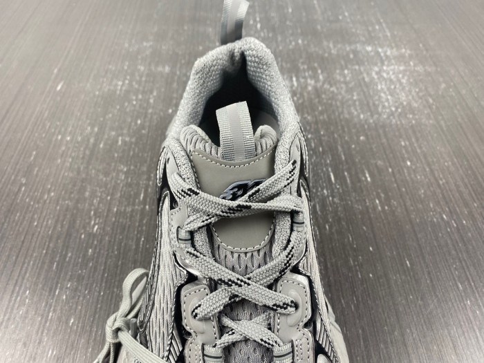 blc* 3xl sneaker
