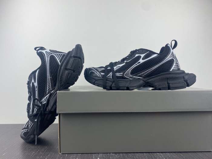 blc* 3xl sneaker