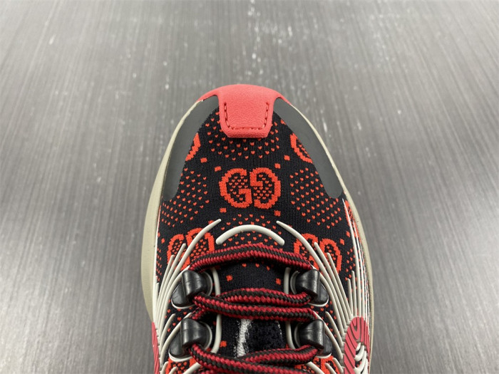 G*u*i1 run sneaker