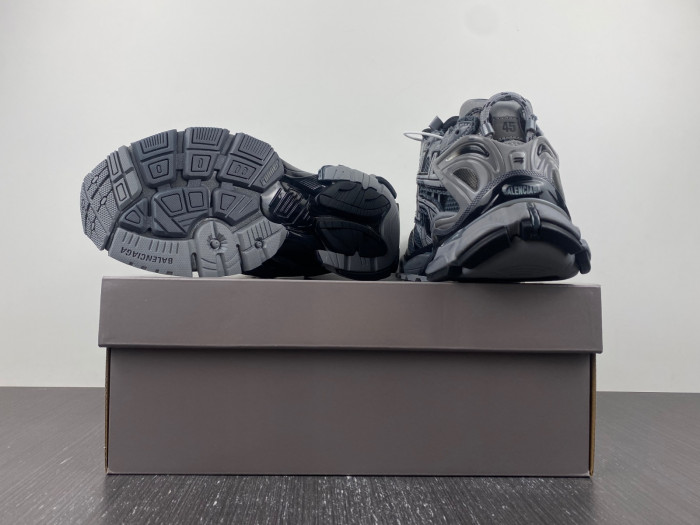 blcg runner sneaker