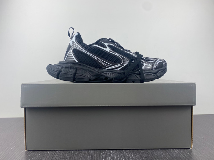 blc* 3xl sneaker