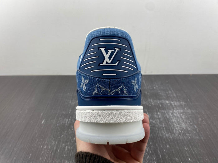 LOU1VTON trainer (EU47)