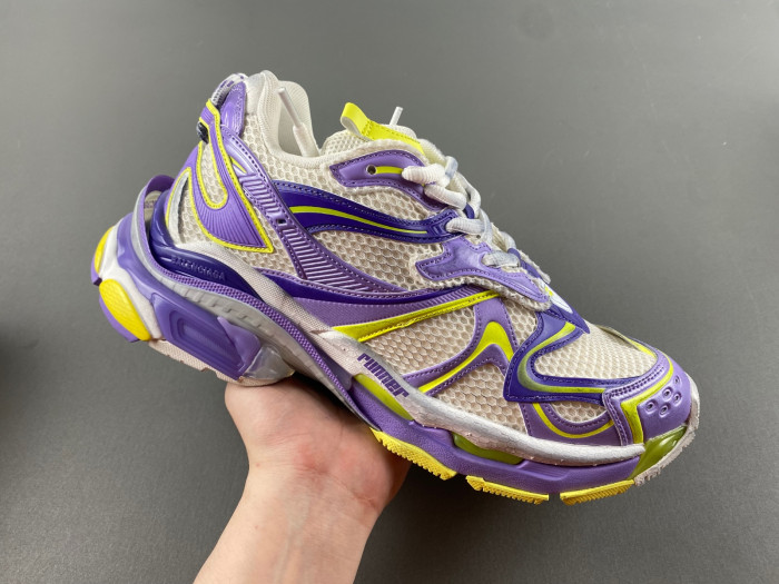 blcg runner sneaker