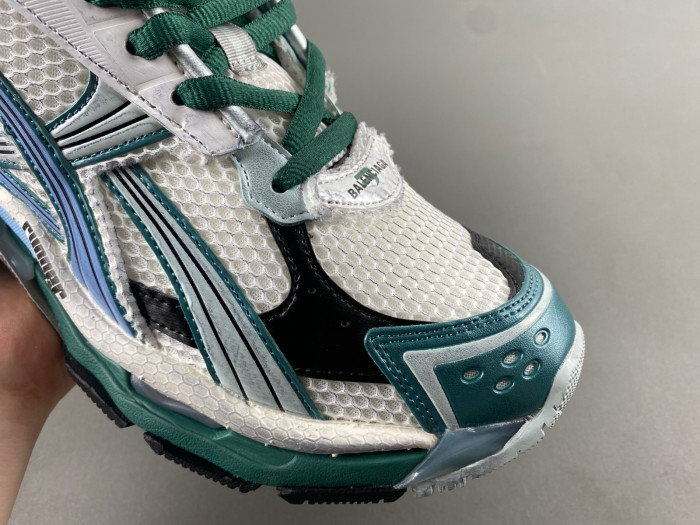 blcg runner sneaker