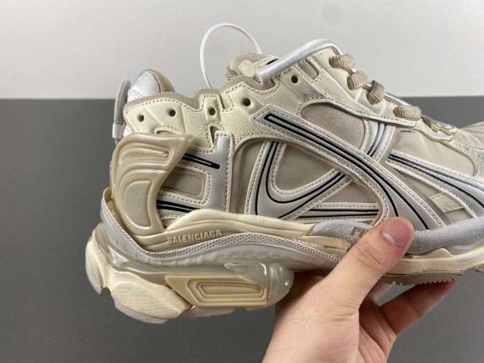 blcg runner sneaker