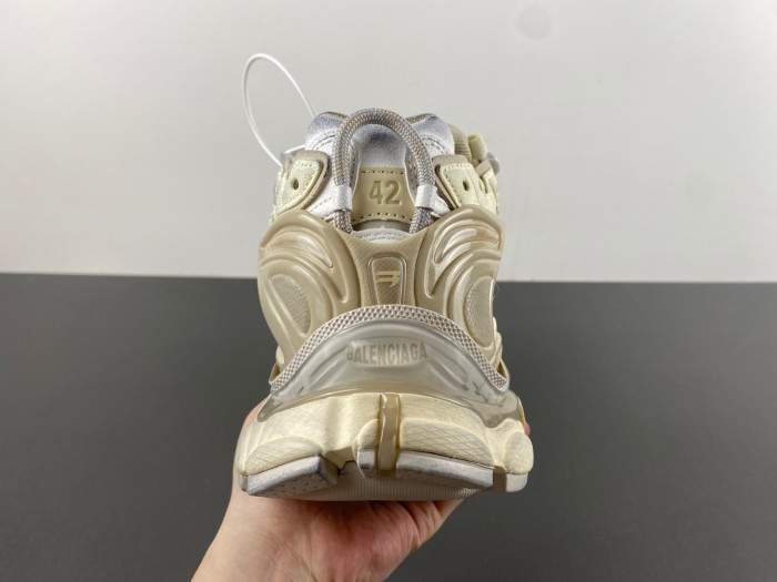 blcg runner sneaker