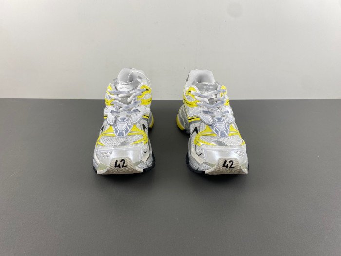 blcg runner sneaker