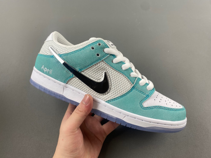 nike sb dunk low april skateboards fd2562-400