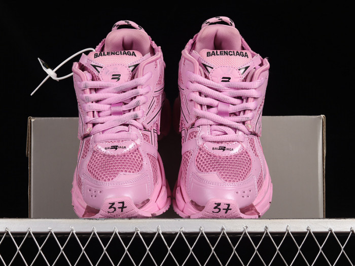 blcg runner sneaker