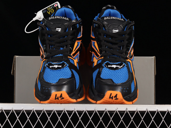 blcg runner sneaker