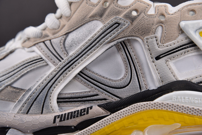blcg runner sneaker
