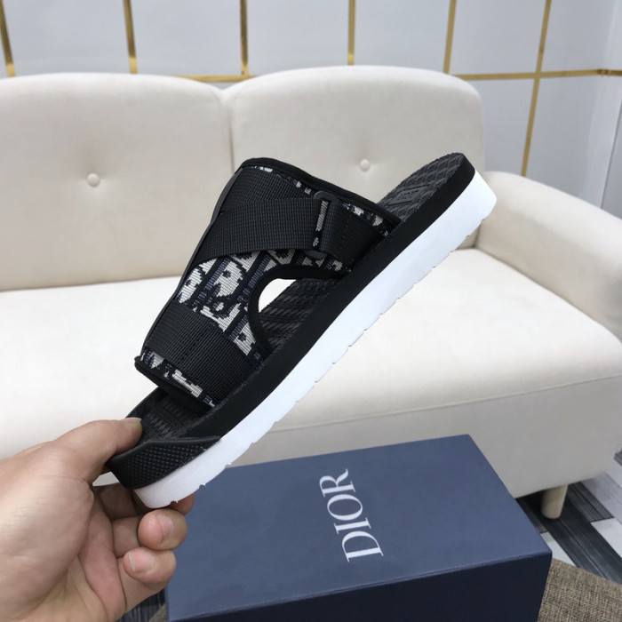 d1or alpha sandal