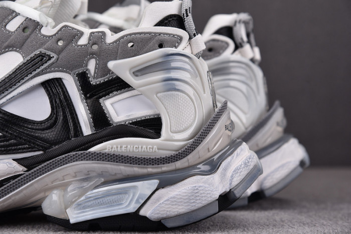 blcg runner sneaker