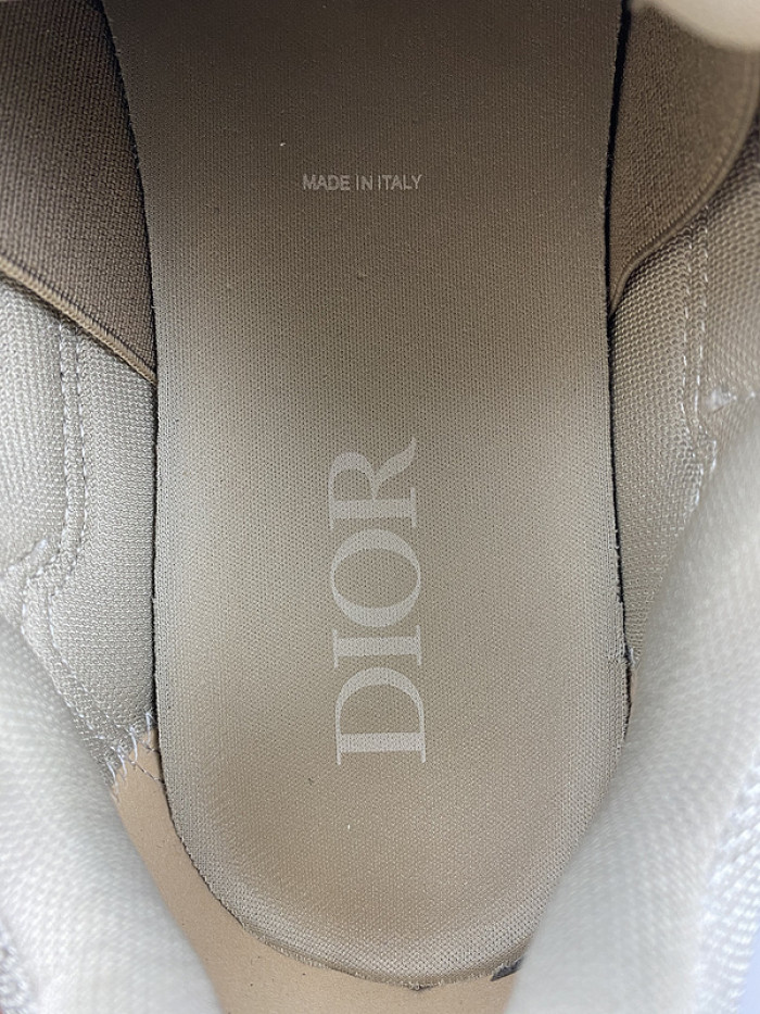 d1or b30 sneaker