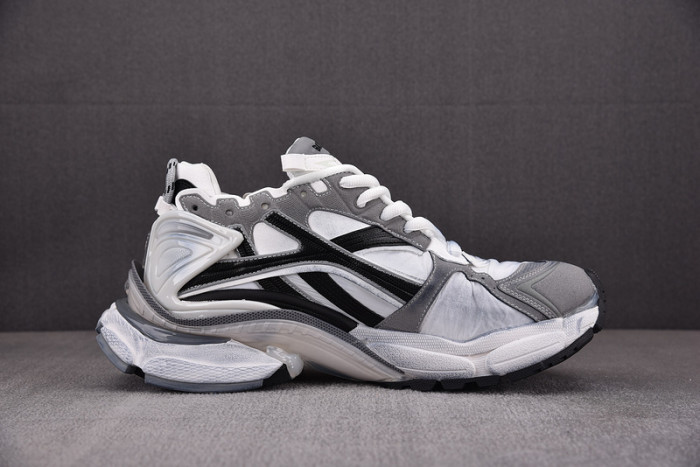 blcg runner sneaker