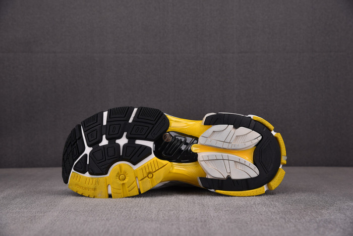 blcg runner sneaker
