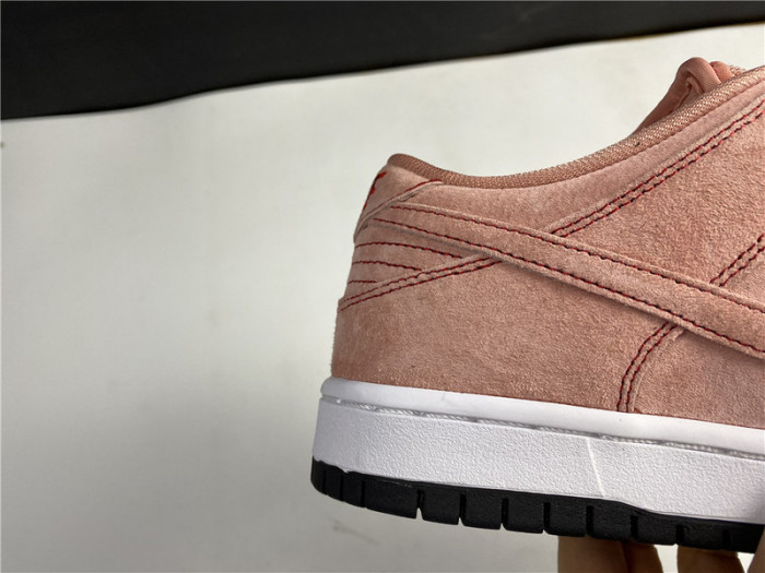 nike sb dunk low pink pig cv1655-600