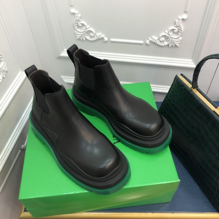 botteg*Ve*ne*ta tire leather ankle boots