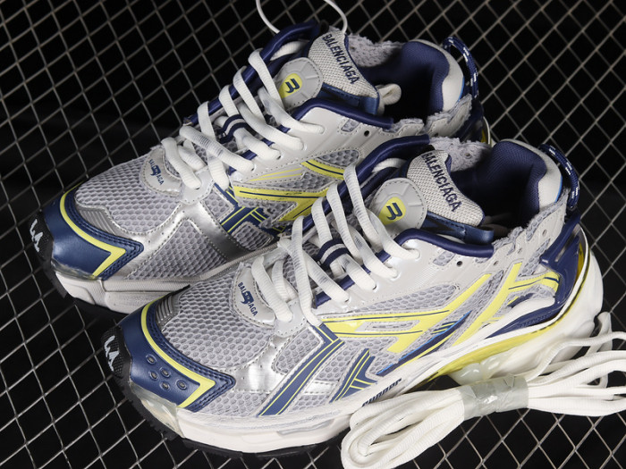 blcg runner sneaker